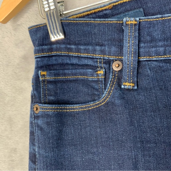 Lucky Brand Brooke Flare Dark Wash Jeans. Women’s Size 4/27. - Picture 5 of 9